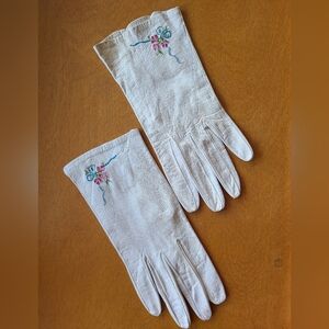 Vintage embroidered leather gloves